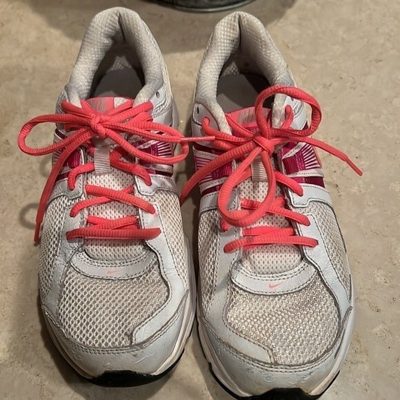 Nike Dart 10 580428-100 sneaker size 7.5 - Picture 2 of 6